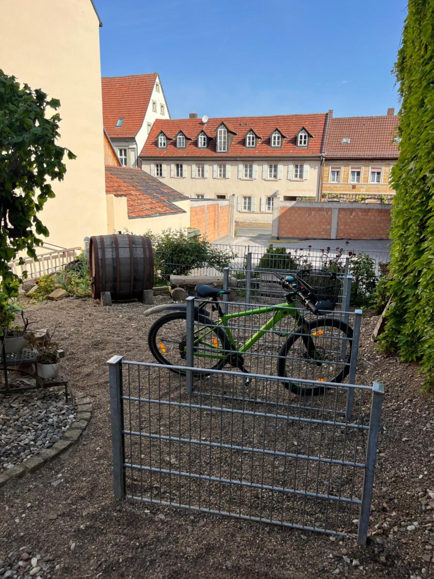 Hotel Weinstube Am Markt 게롤즈호펜 외부 사진