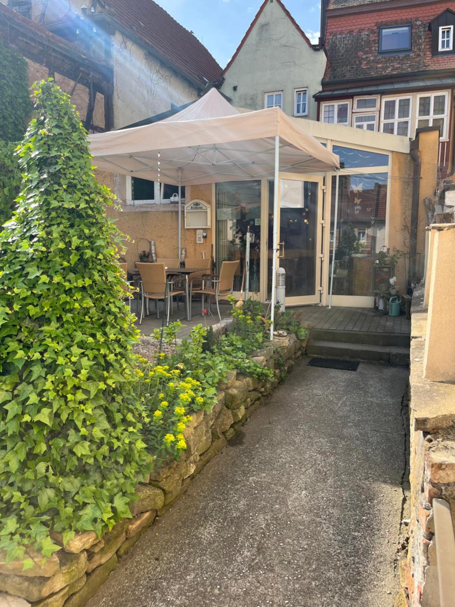 Hotel Weinstube Am Markt 게롤즈호펜 외부 사진