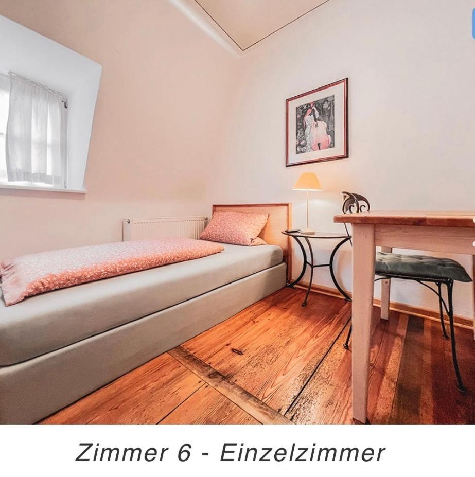 Hotel Weinstube Am Markt 게롤즈호펜 외부 사진