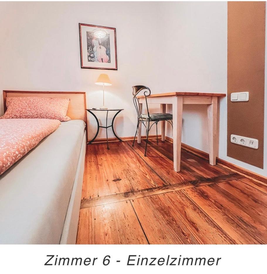 Hotel Weinstube Am Markt 게롤즈호펜 외부 사진