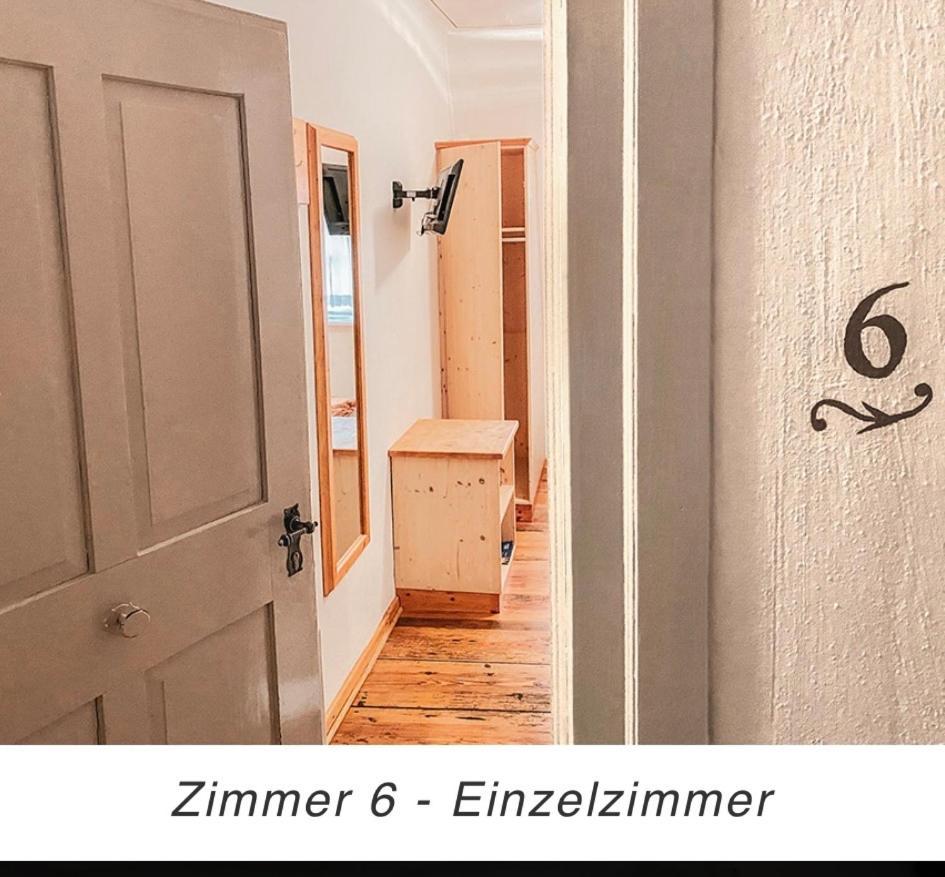 Hotel Weinstube Am Markt 게롤즈호펜 외부 사진