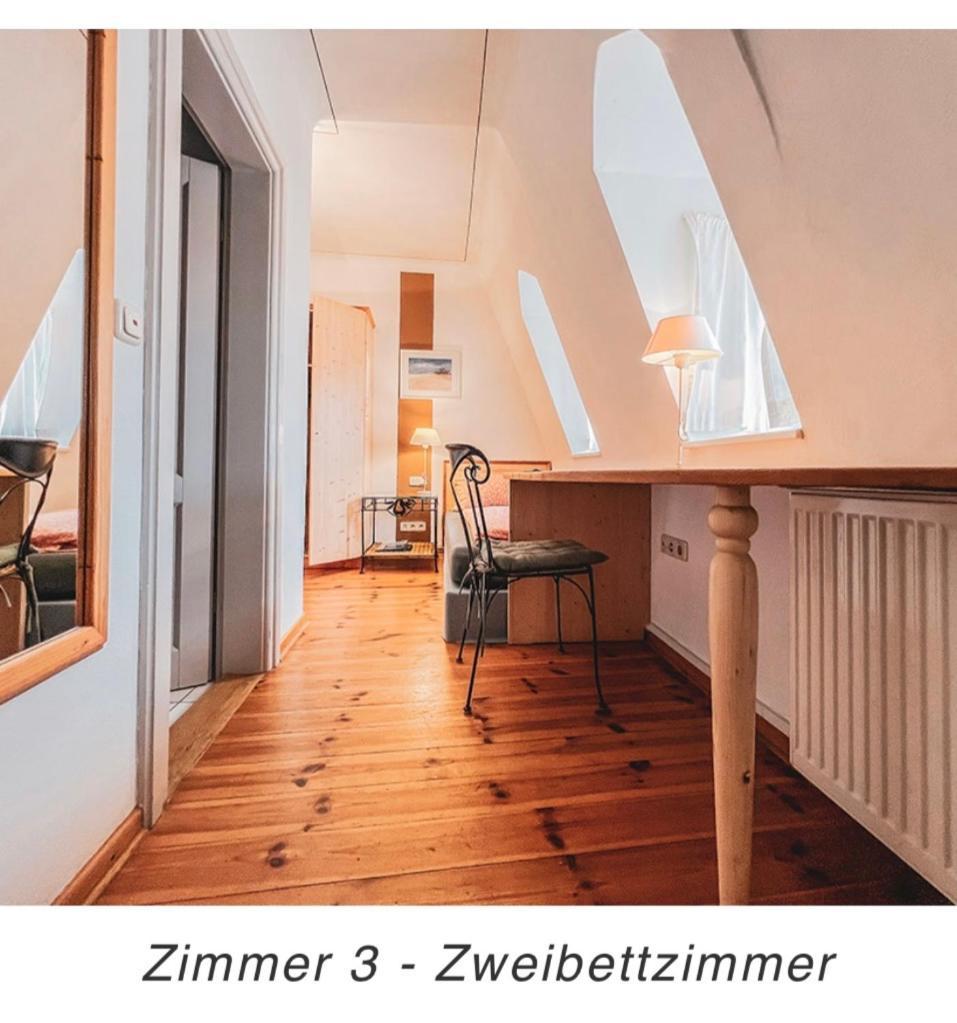 Hotel Weinstube Am Markt 게롤즈호펜 외부 사진