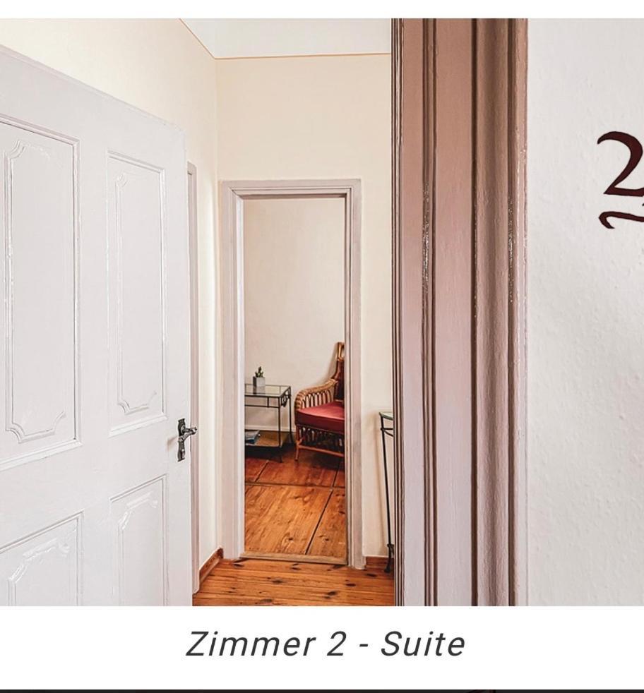 Hotel Weinstube Am Markt 게롤즈호펜 외부 사진