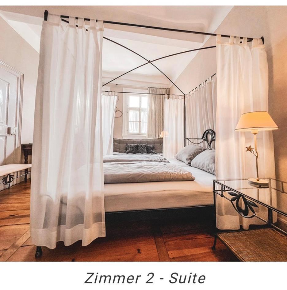 Hotel Weinstube Am Markt 게롤즈호펜 외부 사진