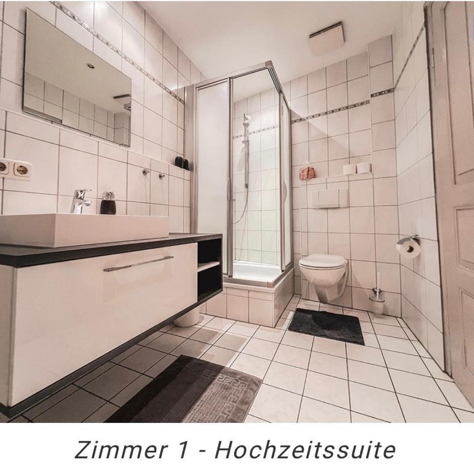 Hotel Weinstube Am Markt 게롤즈호펜 외부 사진