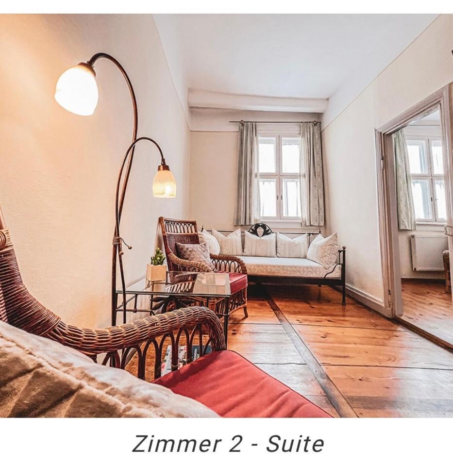 Hotel Weinstube Am Markt 게롤즈호펜 외부 사진