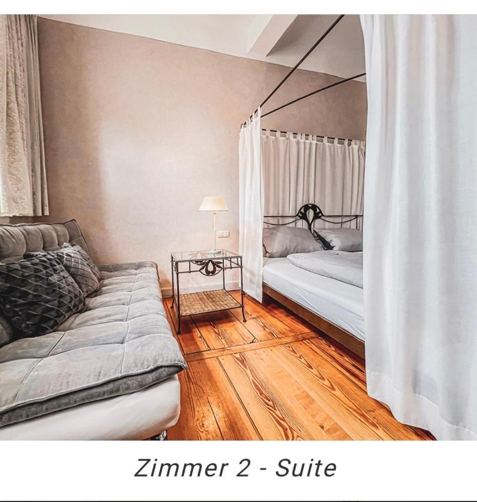 Hotel Weinstube Am Markt 게롤즈호펜 외부 사진