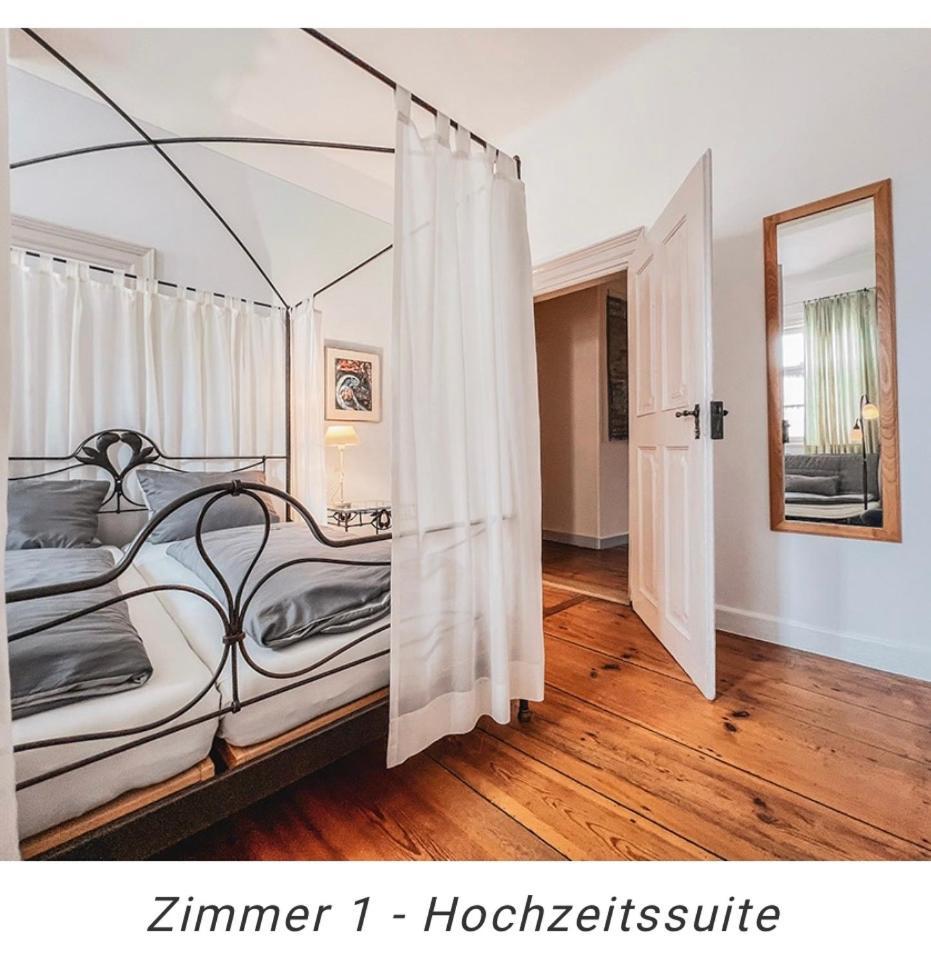 Hotel Weinstube Am Markt 게롤즈호펜 외부 사진