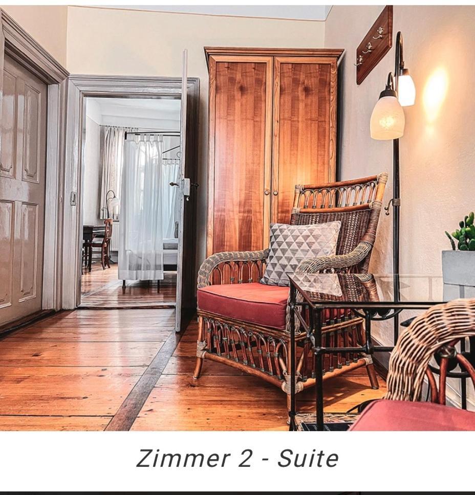 Hotel Weinstube Am Markt 게롤즈호펜 외부 사진