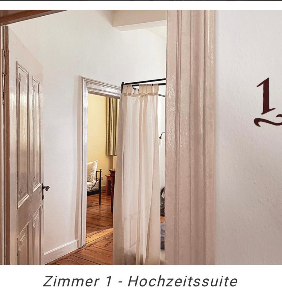 Hotel Weinstube Am Markt 게롤즈호펜 외부 사진