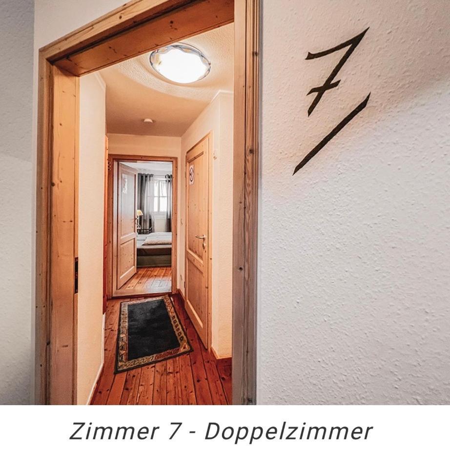 Hotel Weinstube Am Markt 게롤즈호펜 외부 사진