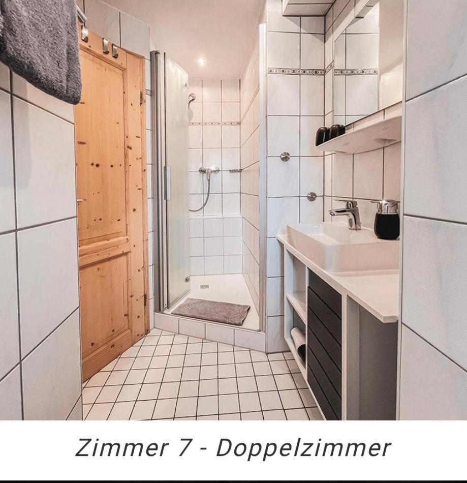 Hotel Weinstube Am Markt 게롤즈호펜 외부 사진