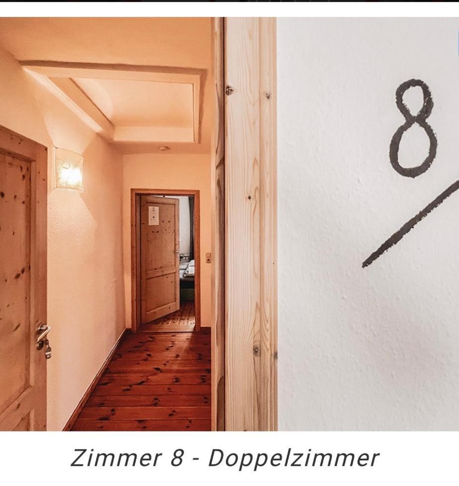 Hotel Weinstube Am Markt 게롤즈호펜 외부 사진