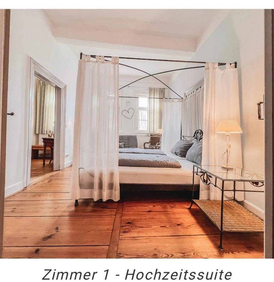 Hotel Weinstube Am Markt 게롤즈호펜 외부 사진